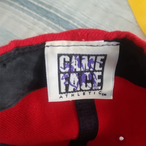 Georgia Bulldogs hat with classic G. Baseball style. Best for smaller head. GUC - Picture 6 of 12